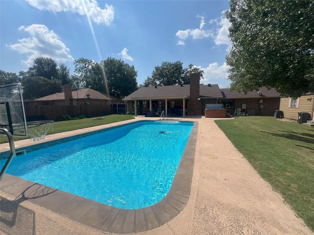 212 Marianne Circle, Sulphur Springs