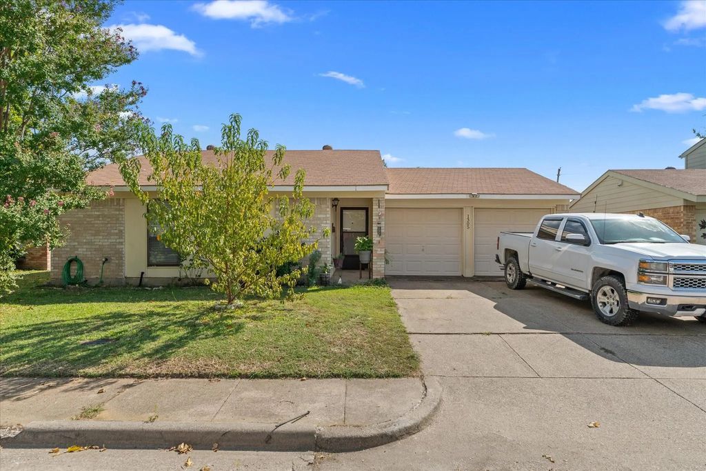 1305 Birchbrook Street, Grand Prairie