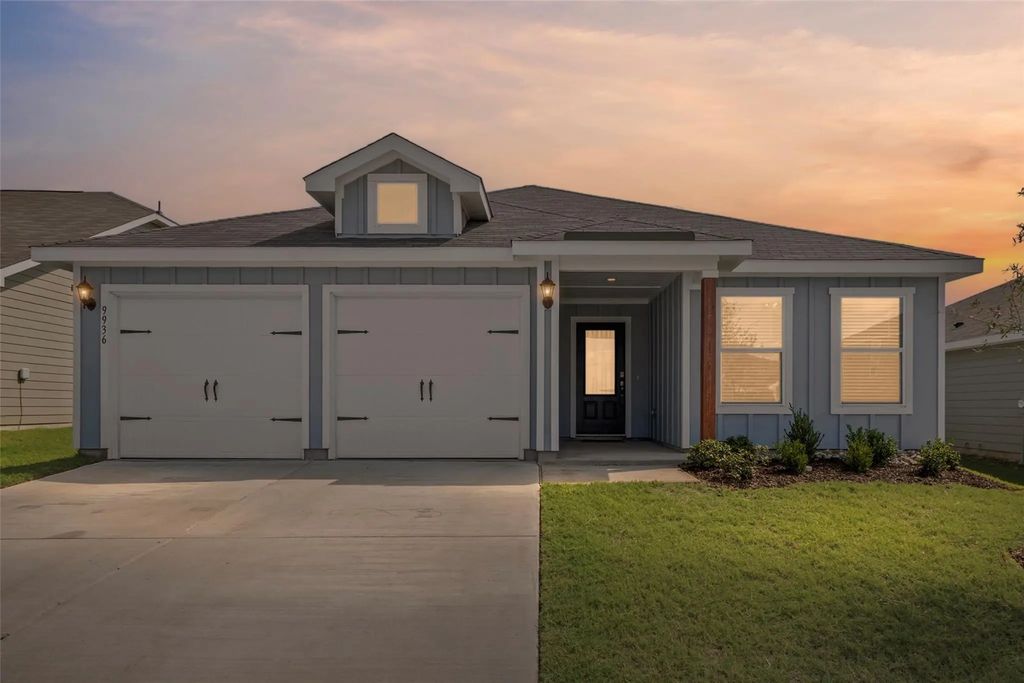 9936 Voyager Lane, Fort Worth