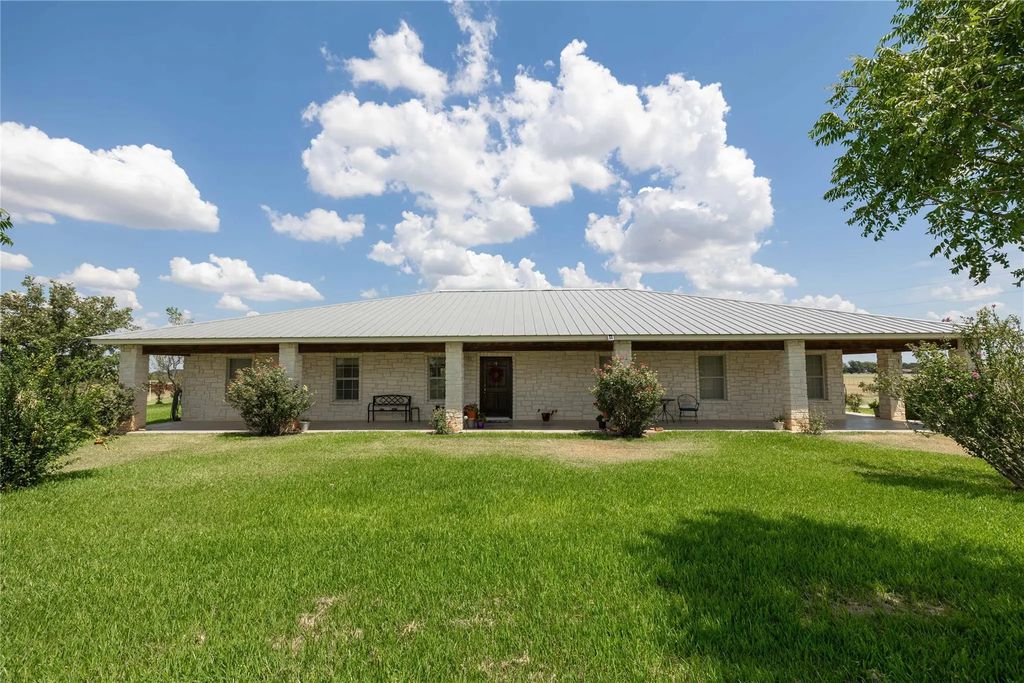 551 County Road 491, De Leon
