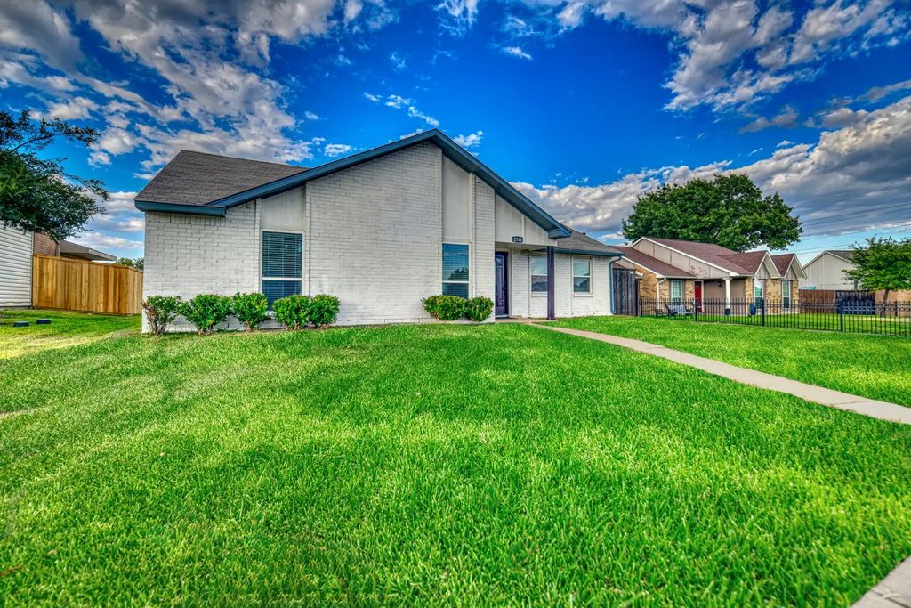 2513 Poplar Trail, Garland