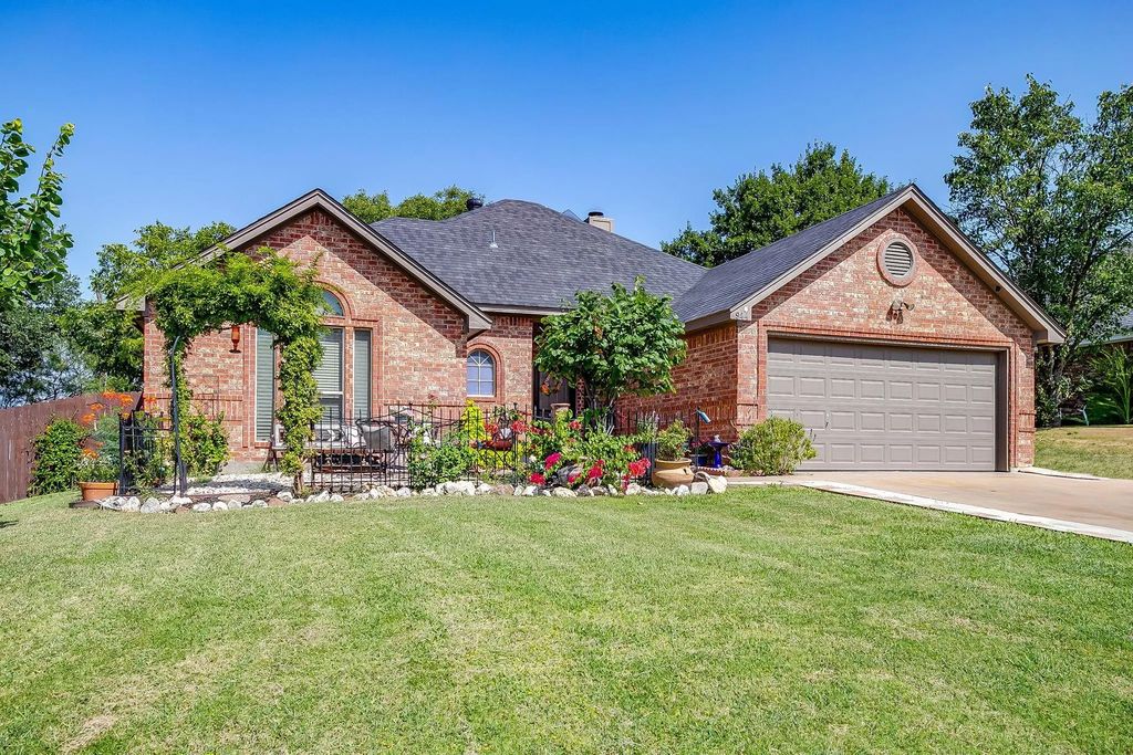 944 Brown Crest Road, Burleson