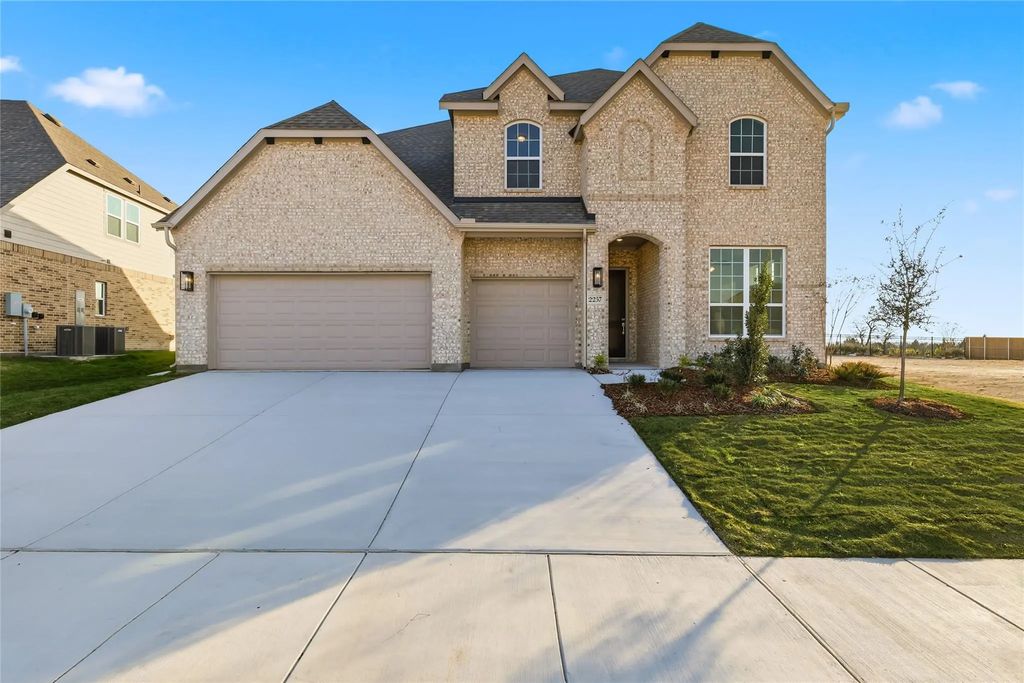2257 Slate Drive, Waxahachie