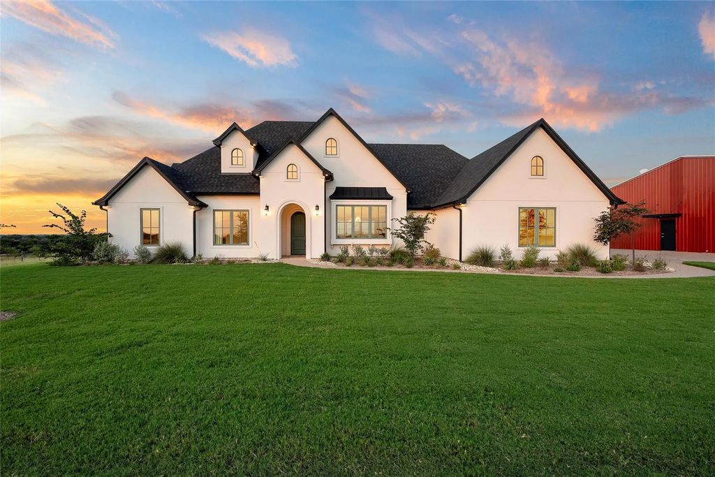 2176 N Speegleville Road, Woodway