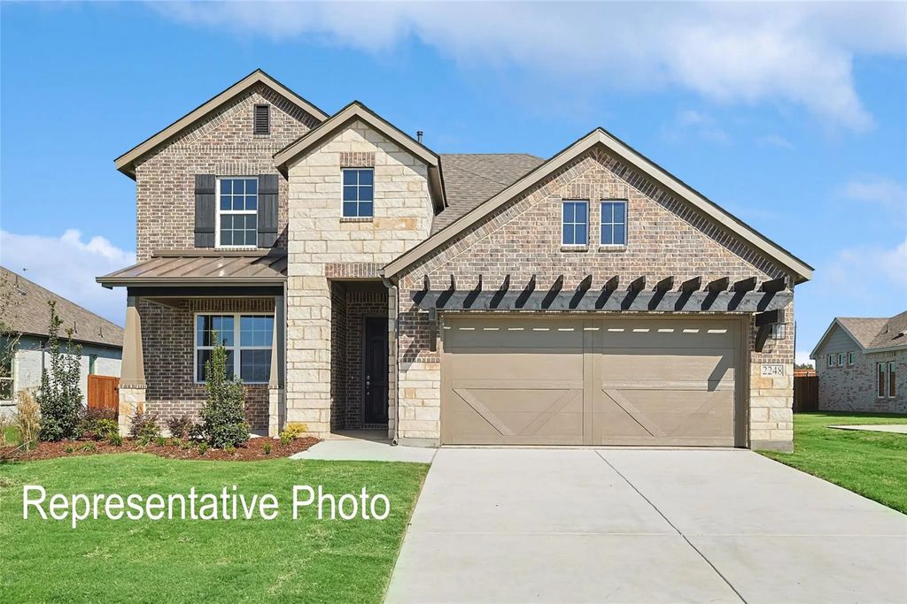 553 Pebble Drive, Waxahachie