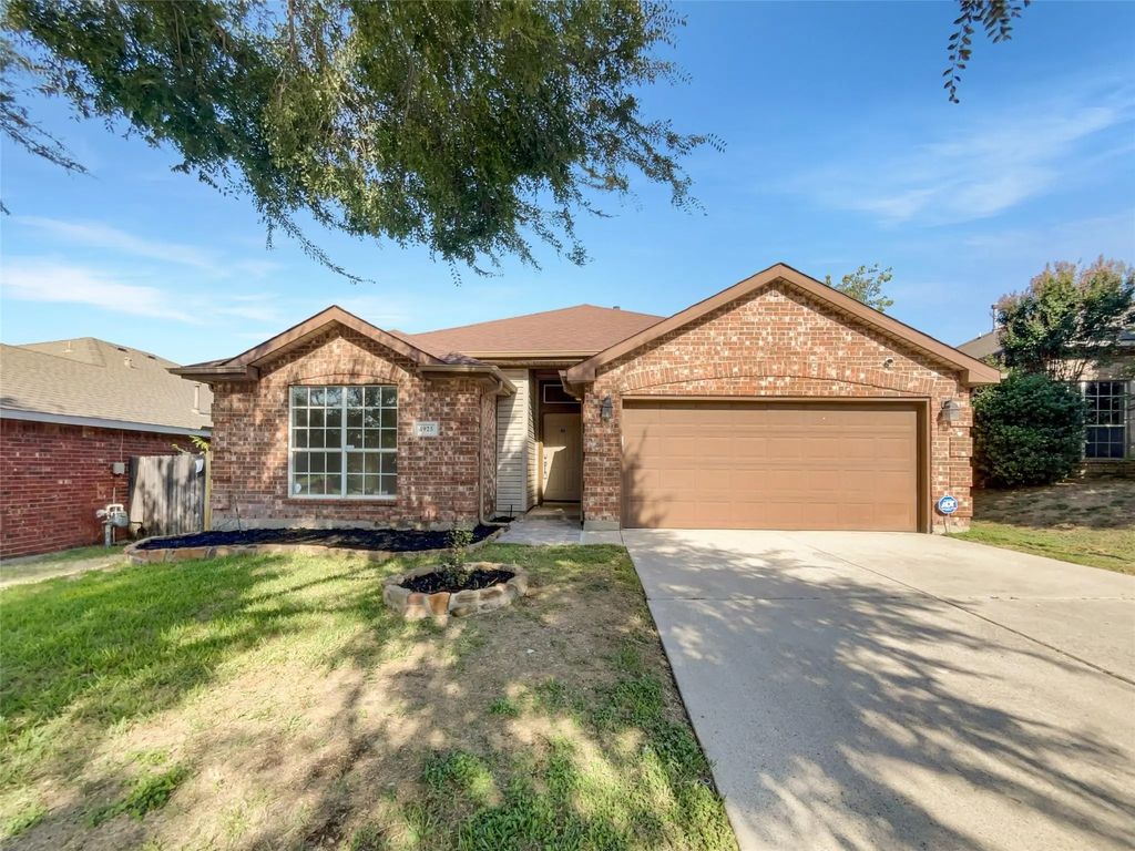 4925 Prestwick Drive, Fort Worth