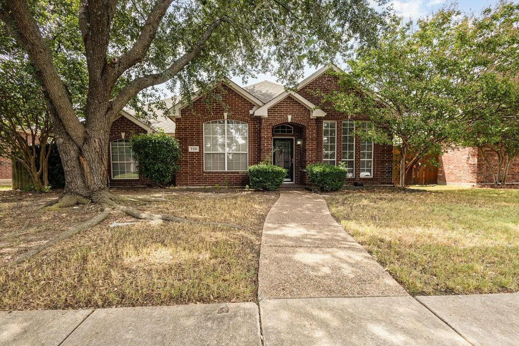 706 Seminole Trail, Allen