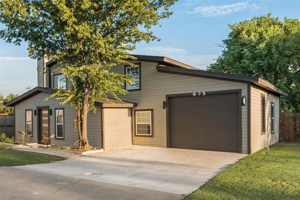 605 Hillside Circle, Little Elm