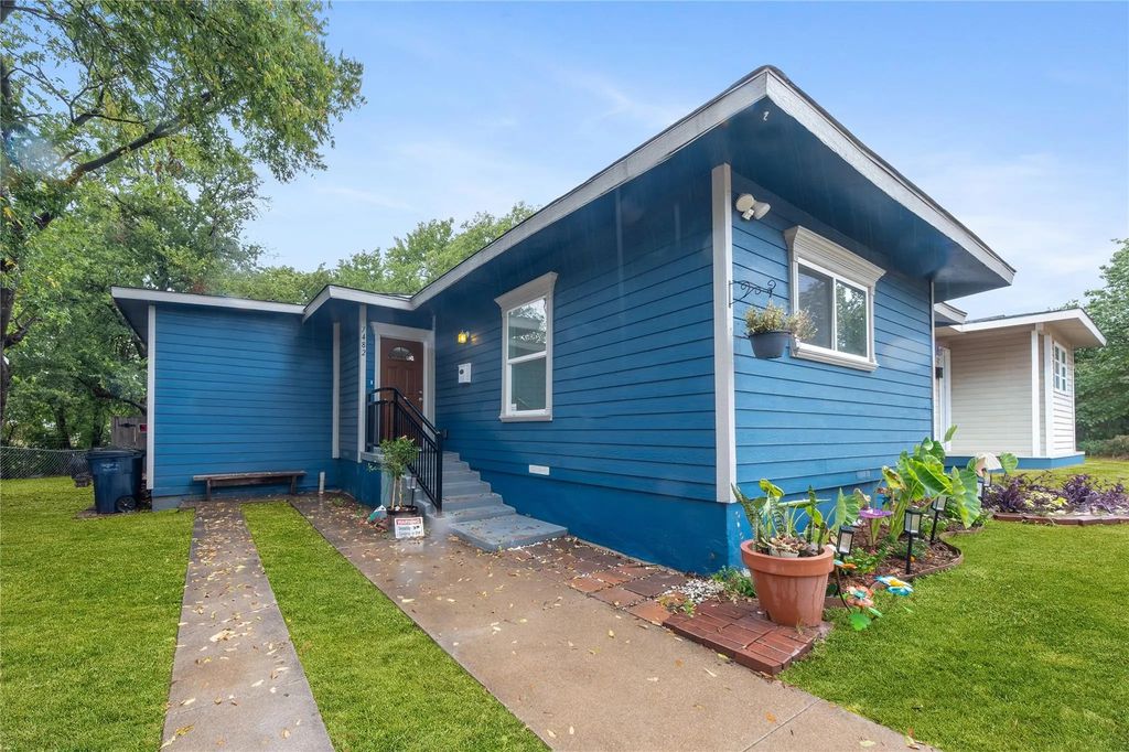7482 Mohawk Avenue, Fort Worth