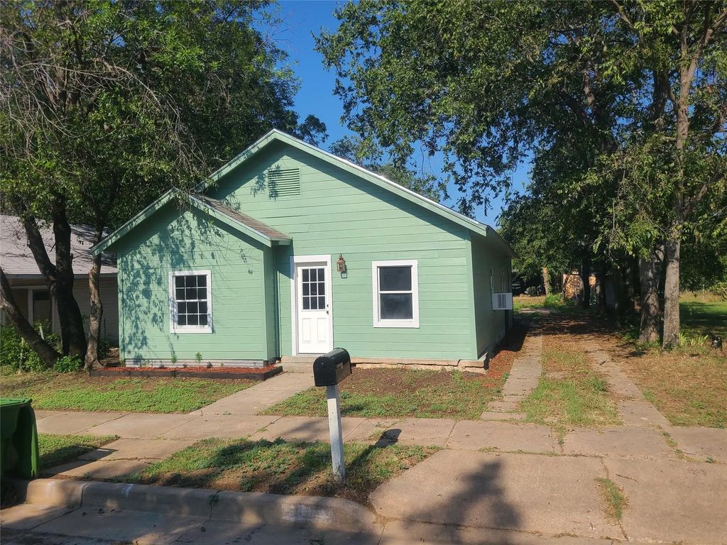 1104 7th Avenue, Mineral Wells