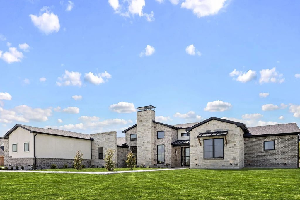 2035 Meadowlark Court, Aledo