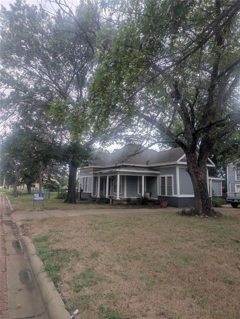105 W Oak Street, Olney
