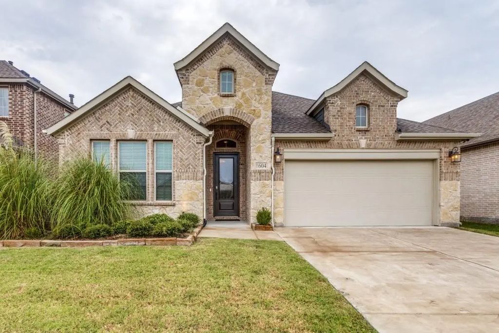 1604 Cedar Crest Drive, Forney