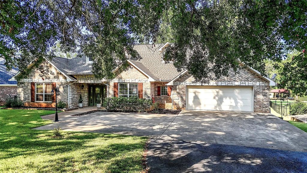 701 County Road 3608, Bullard