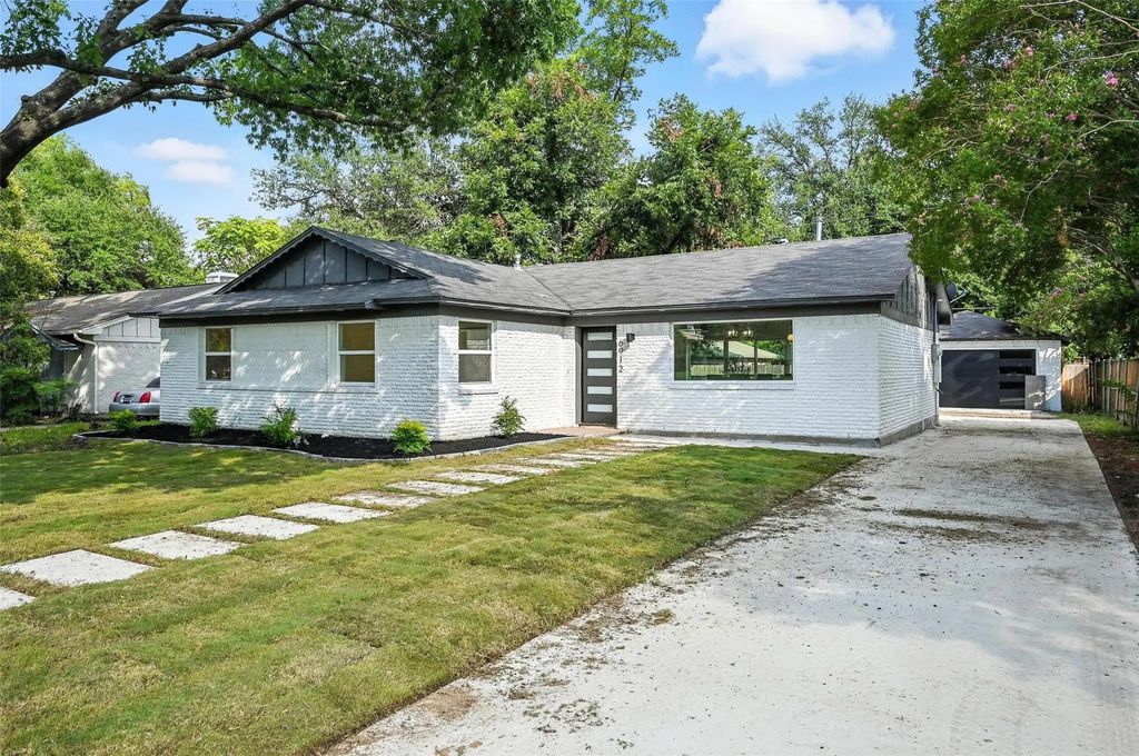 6912 Town North Drive, Dallas
