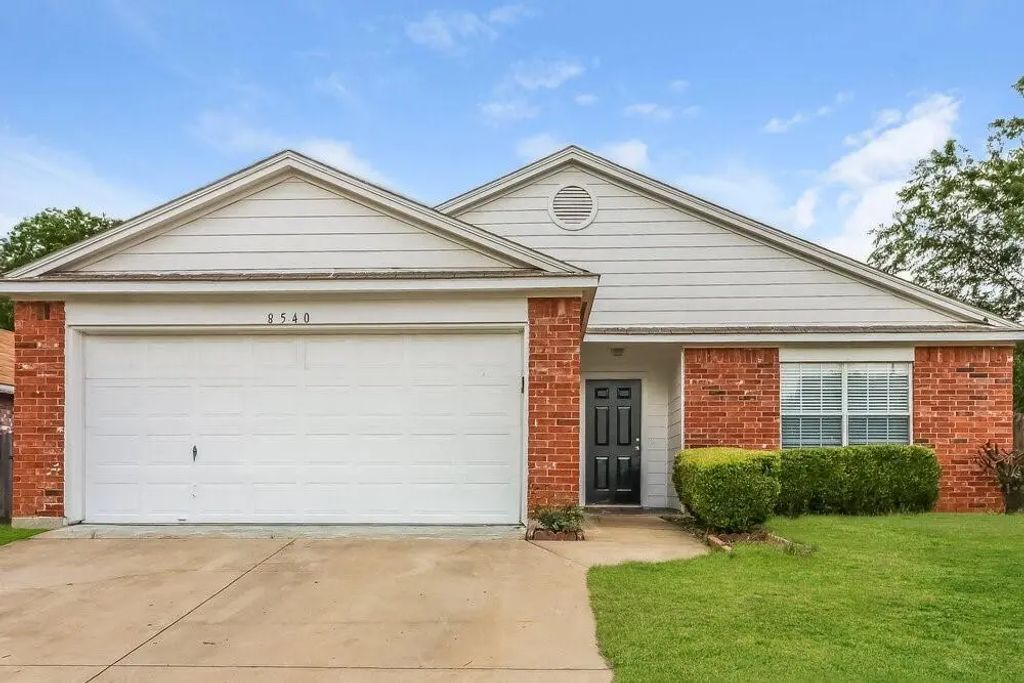 8540 Charleston Avenue, Fort Worth