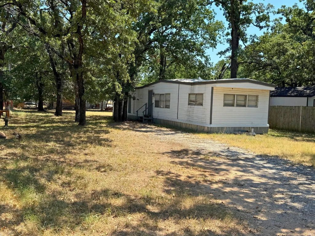 1404 Dawn Drive N, Pelican Bay