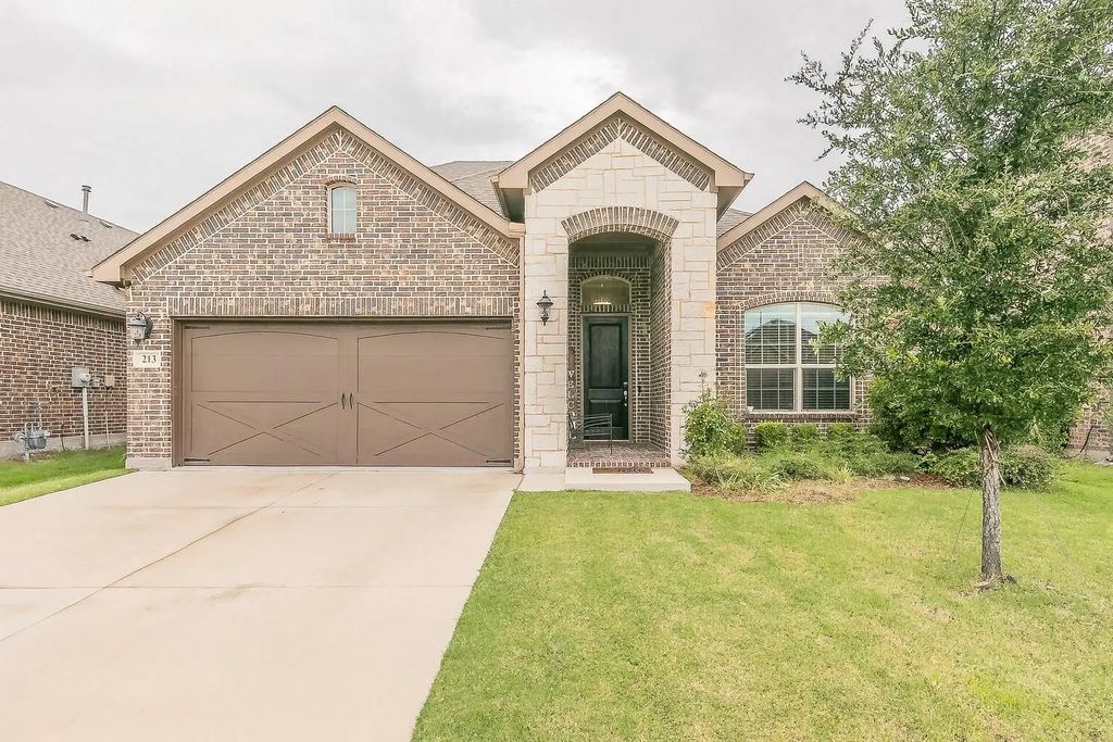 213 Gill Point Lane, Aledo