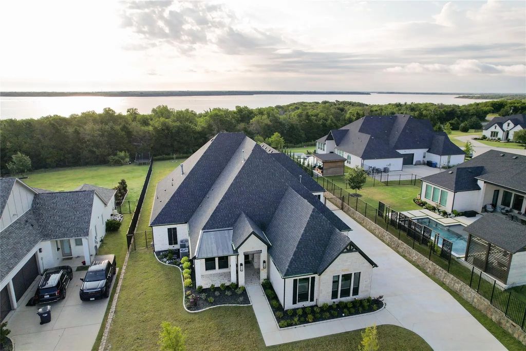 613 Jackson Court, Lucas