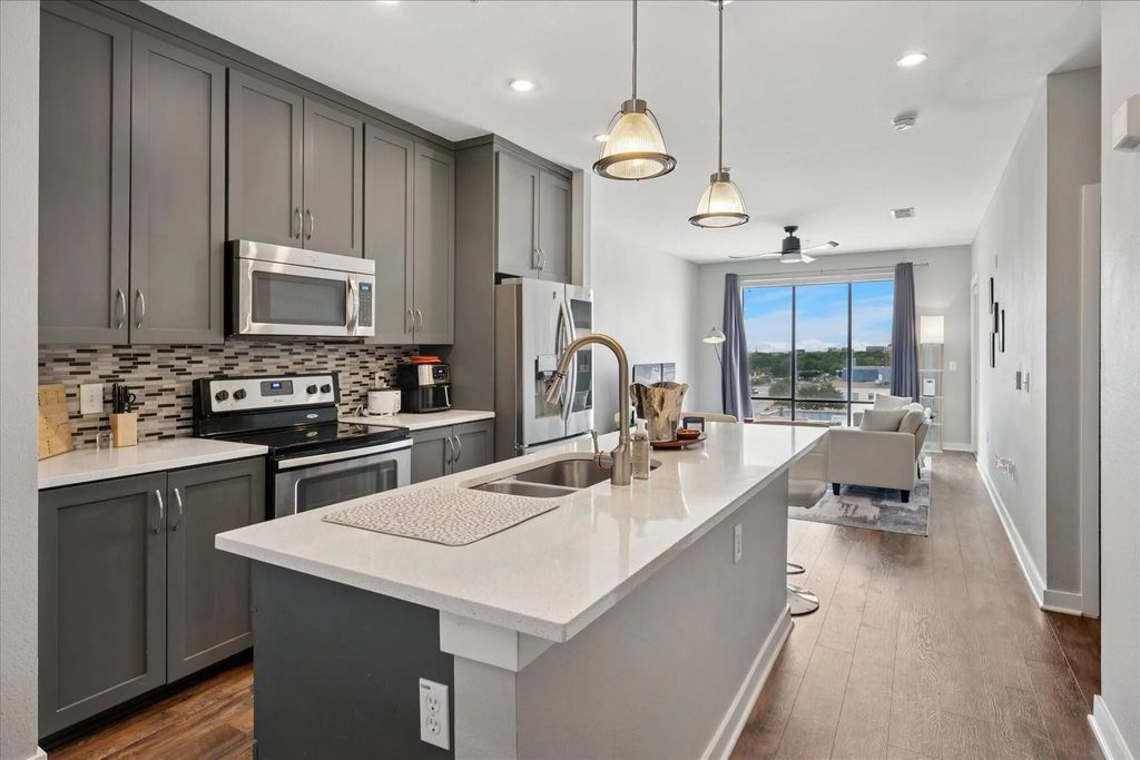 5609 Smu Boulevard 402, Dallas