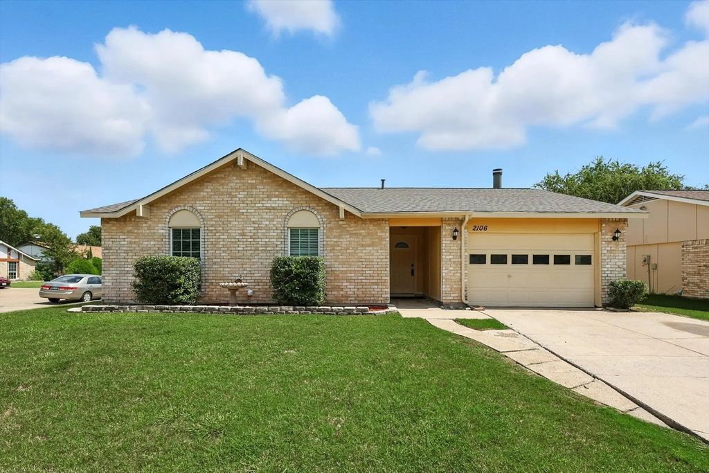 2106 Sheriff Drive, Grand Prairie