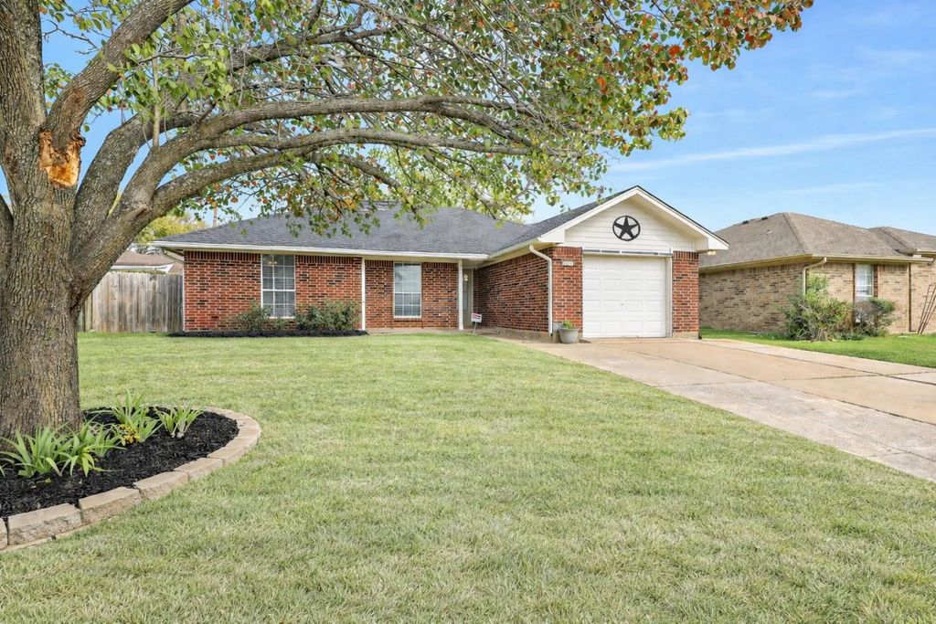 824 Brookhaven Drive, Royse City