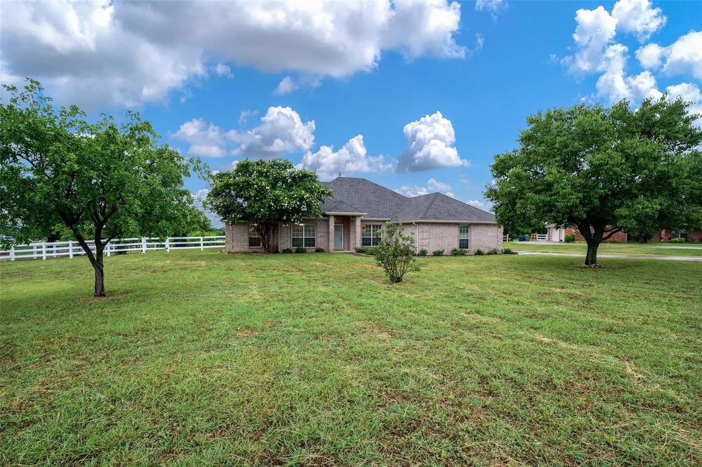 13725 Hickory Creek Drive, Haslet