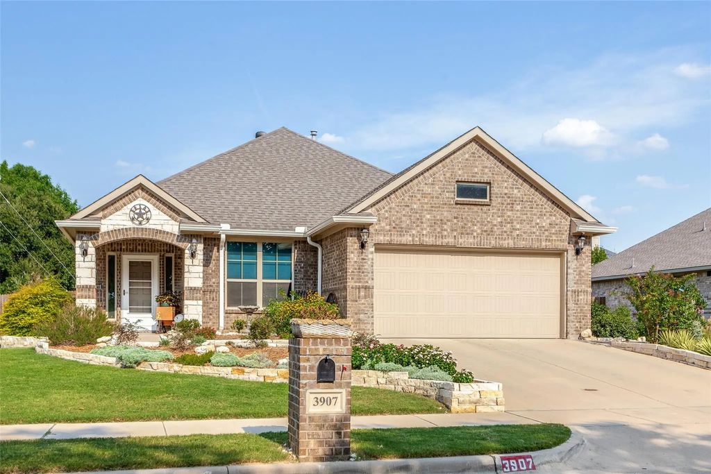 3907 Bendale Road, Benbrook