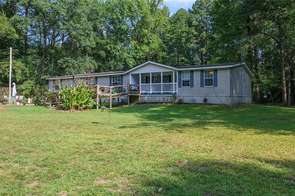 830 Fox Skin Drive, Haughton