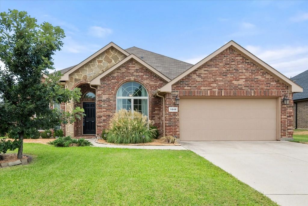1046 Cydnie Street, Kennedale