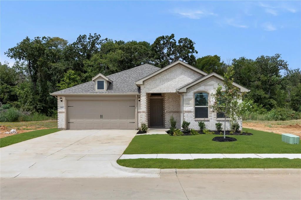1405 Hillbrook Court, Aubrey