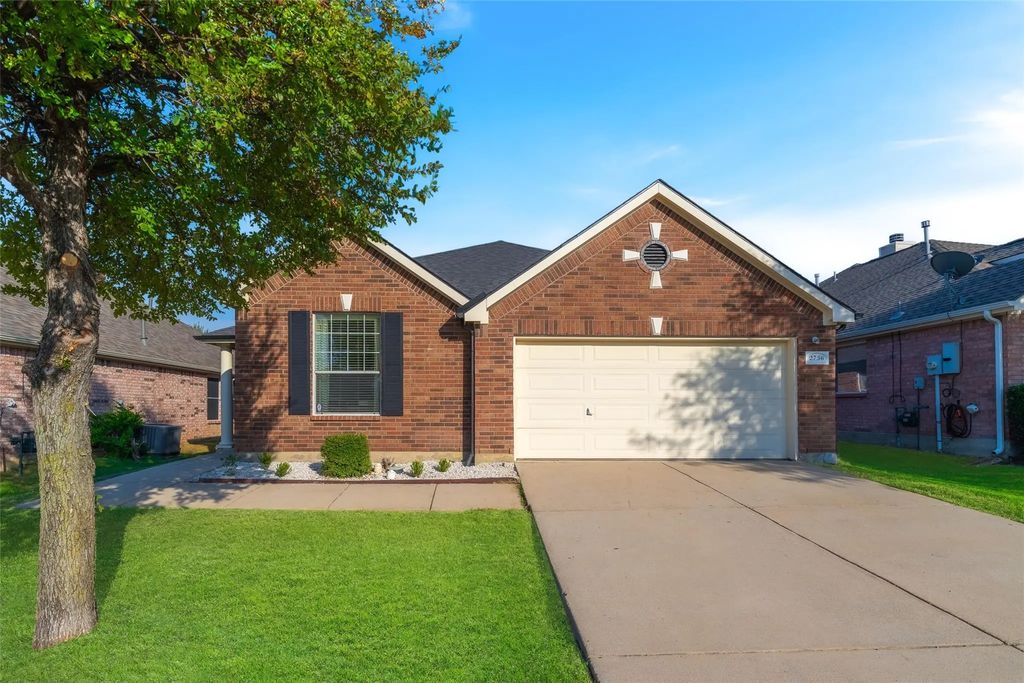 2736 Dawn Spring Drive, Little Elm