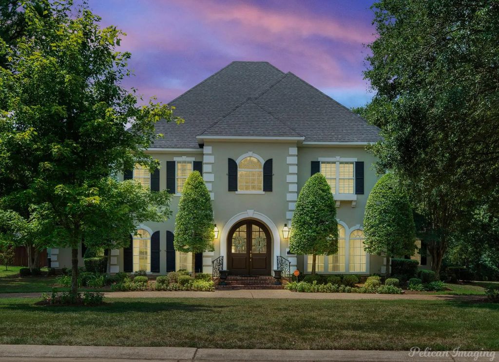 330 Bringier Place, Shreveport