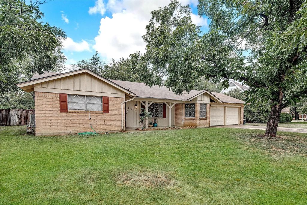 708 Commerce Street, Euless