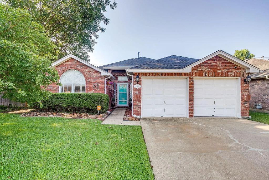 5908 Sagebrush Trail, Arlington