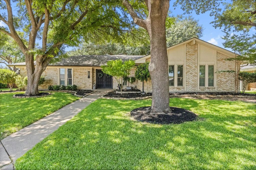 1809 Mercedes Place, Plano