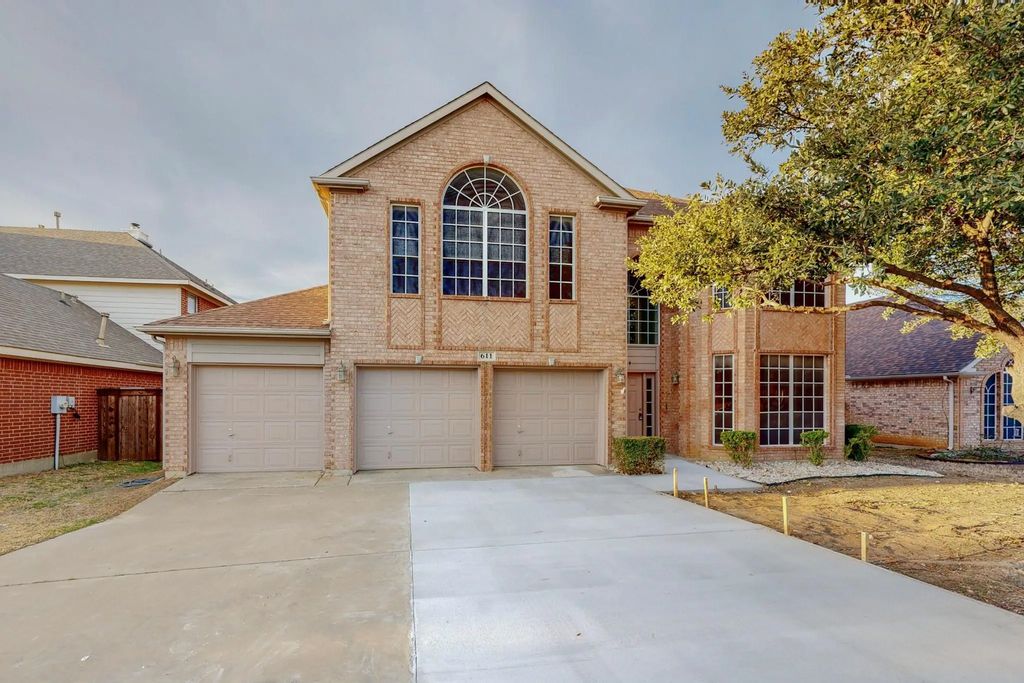 611 Blue Sky Drive, Arlington