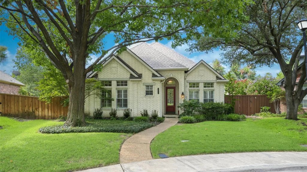 3022 Abbey Lane, Farmers Branch