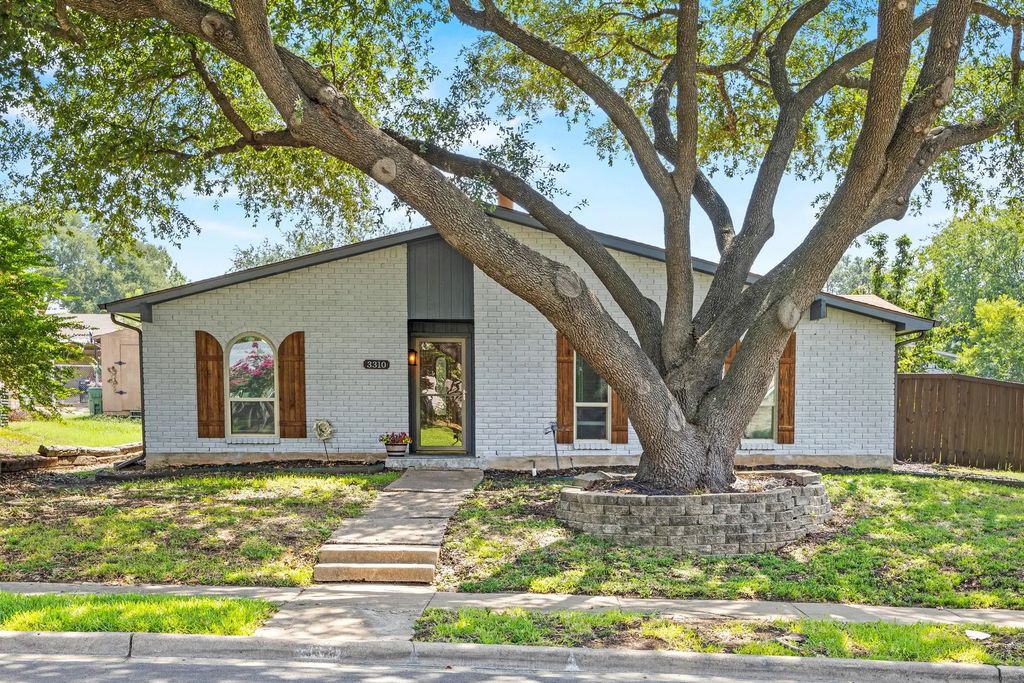 3310 Meadow Oaks Drive, Garland