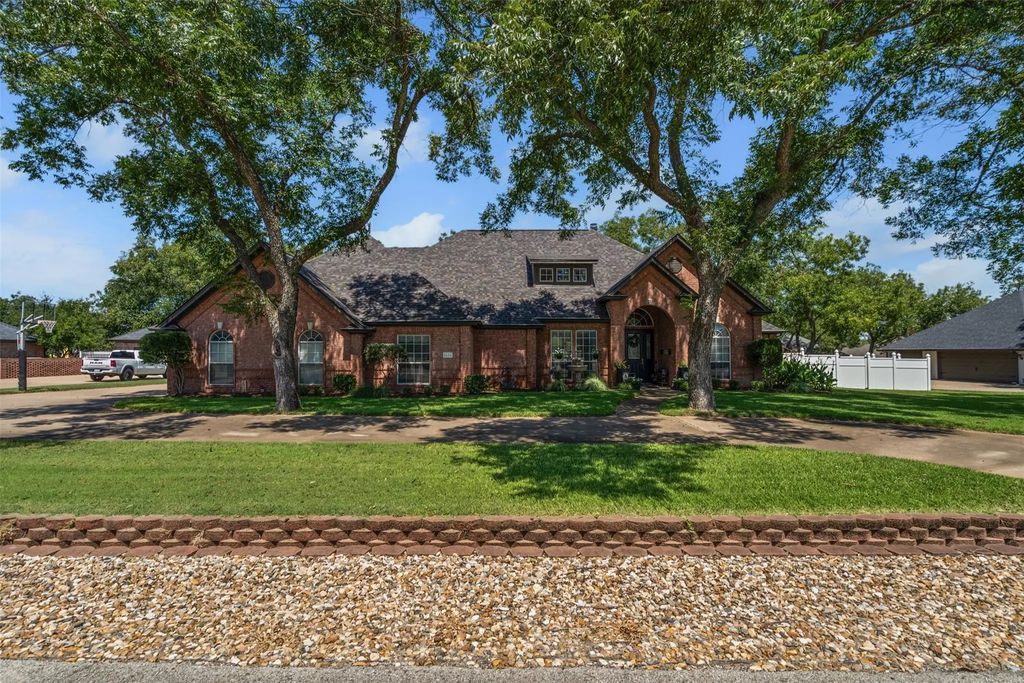 5604 Flagstick Drive, Granbury