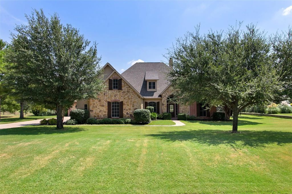 125 Silver Rose Boulevard, Burleson