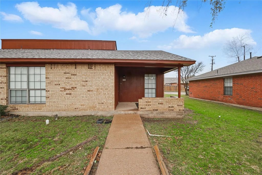 1707 Creekview Drive, Glenn Heights