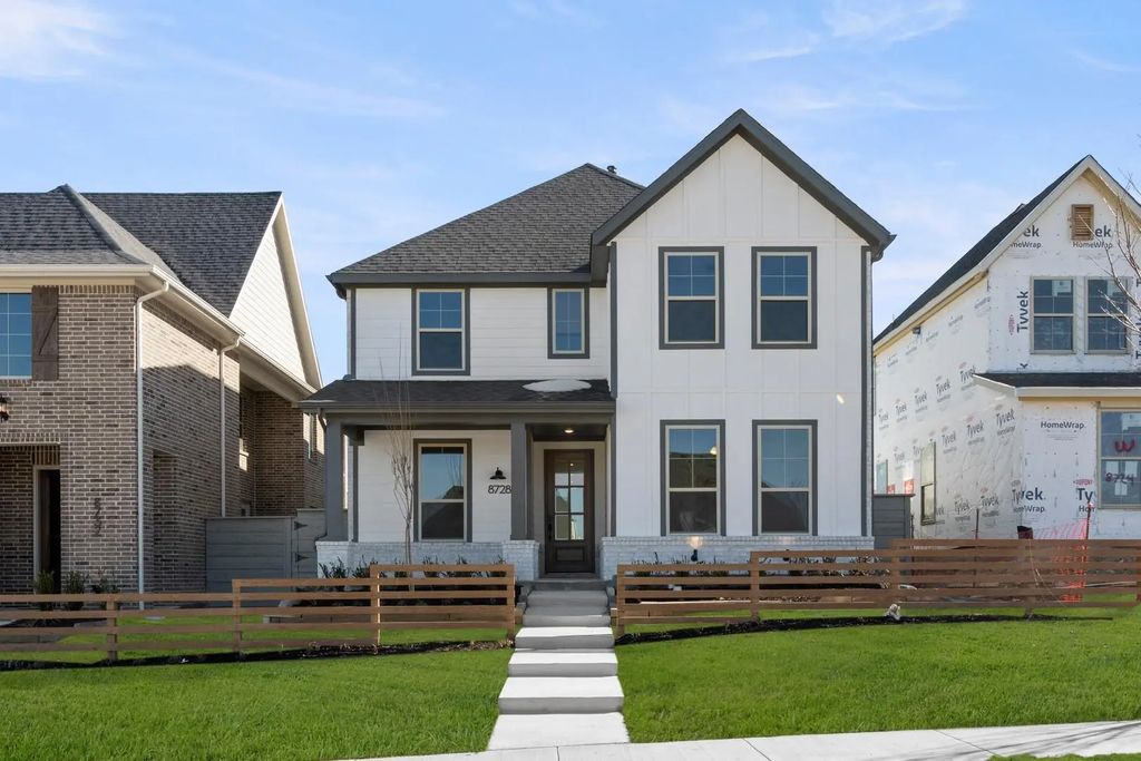 8728 Treeline, Justin