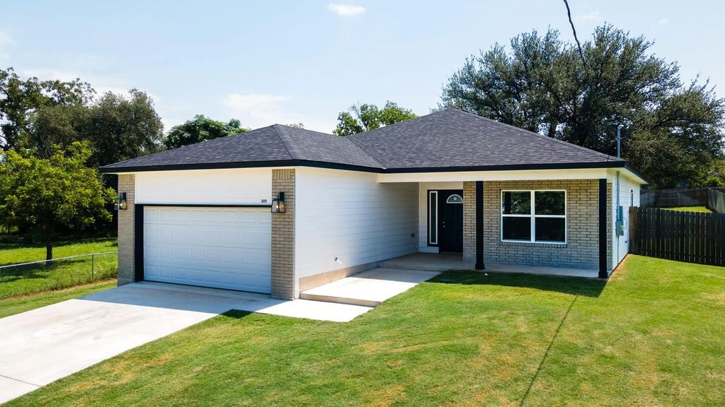 509 Brown Street, Lampasas
