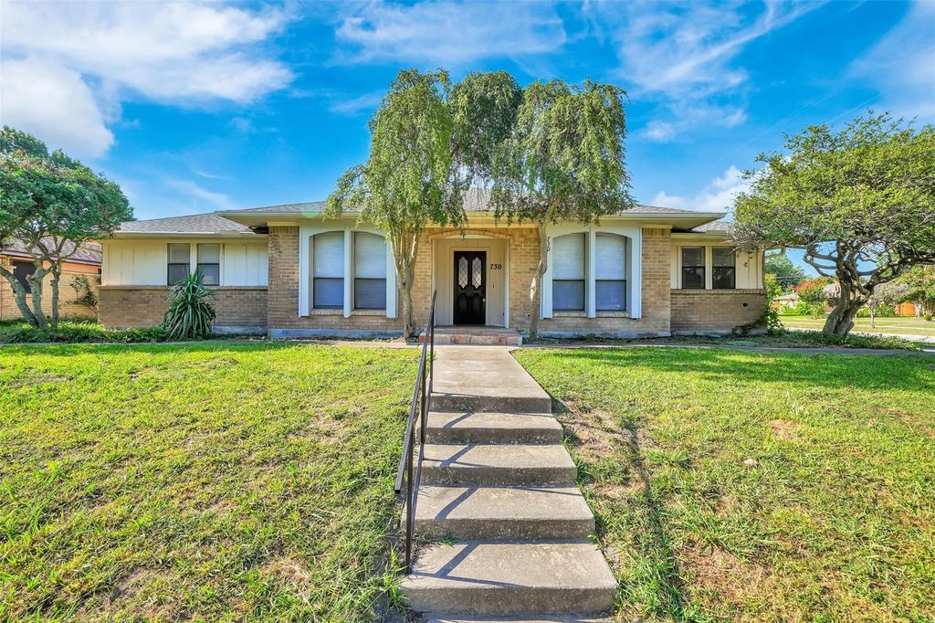 730 Woodcastle Drive, Garland
