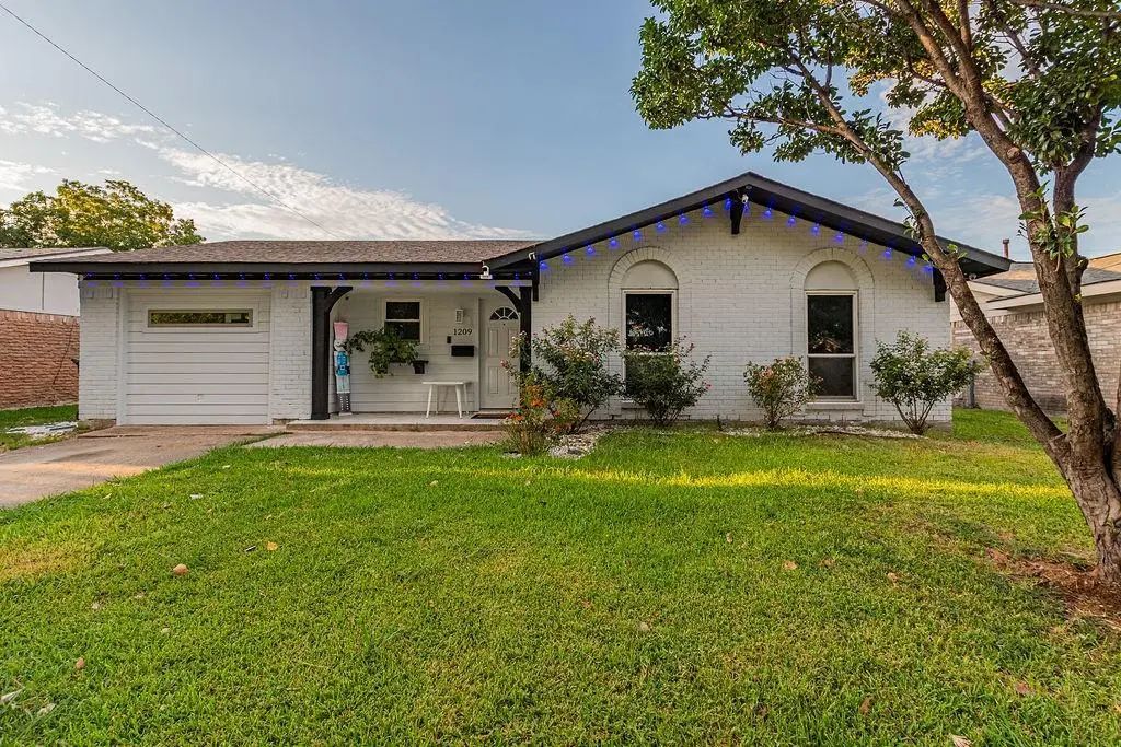 1209 Shorecrest Drive, Garland