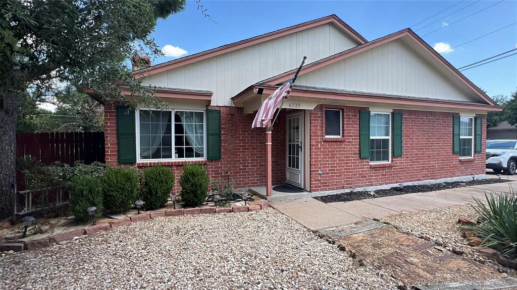 6723 Cherrytree Drive, Arlington