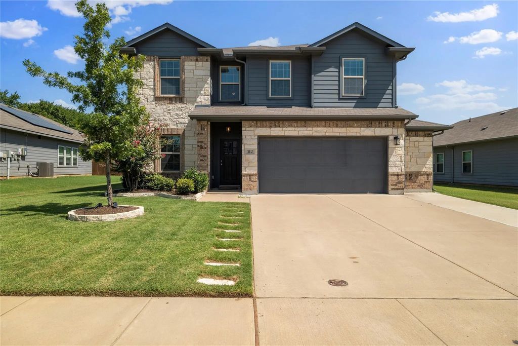312 Countryside Drive, Aubrey