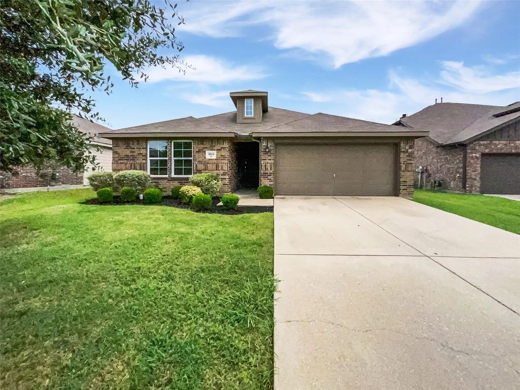 9010 Bald Cypress Street, Forney