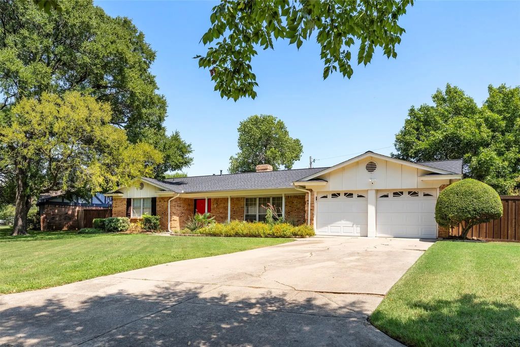 3612 Holland Drive, North Richland Hills